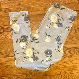 NWOT -Soft Floral Print Old Navy Leggings